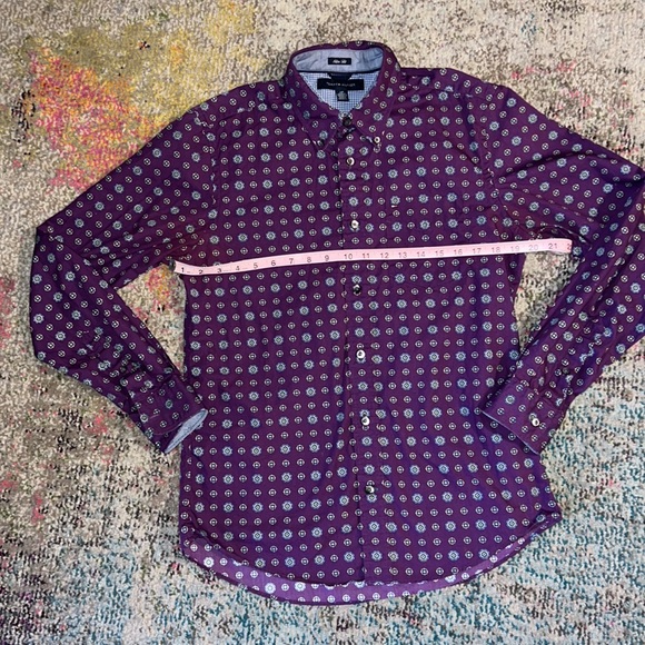 **BOGO DEAL**Tommy Hilfiger Collared Button Down - Picture 4 of 8